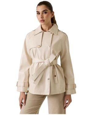 Guess Jassen ,Leer Korte Trenchcoat Van Imitatieleer - Naturel