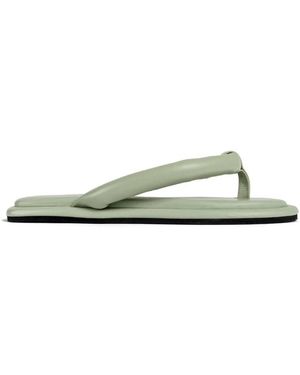 L37 Flip Flops - Vert