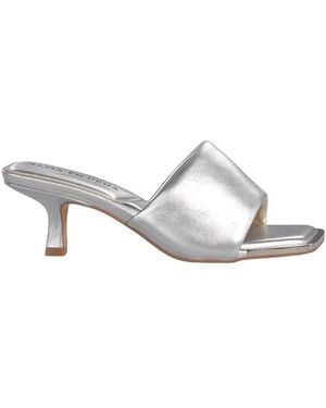 Alma En Pena. Heeled Mules - White