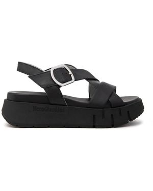 Nero Giardini Flat Sandals - Negro