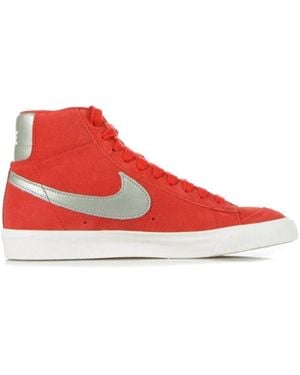Nike University High Top Schuh - Rot