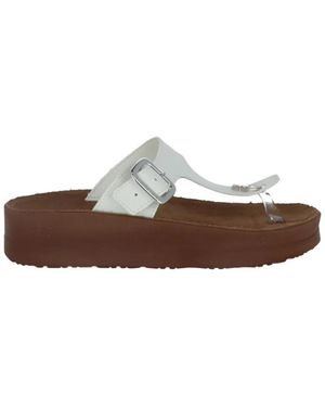 Carrera Flip Flops - Brown