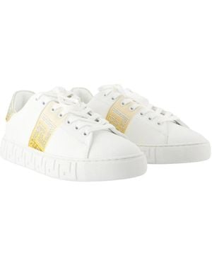 Versace Schoenen ,Wit ,Leer Signature Greca Motif Platform Sneakers