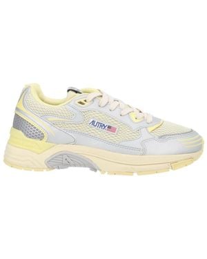Autry Trainers - White