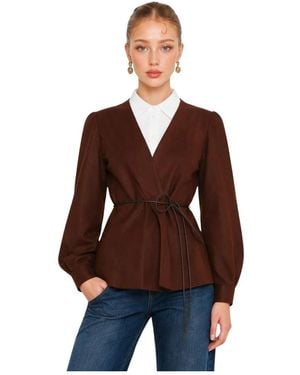 Kocca Jassen ,Bruin ,Wikkelblouse Met V-Hals En Ceintuur