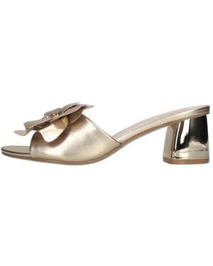 Tosca Blu Peony Sandal - Metallic