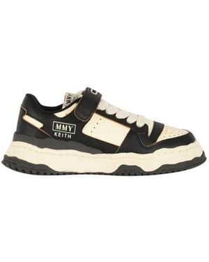 Maison Mihara Yasuhiro Geperforeerde Leren Sneakers Met Rubberen Zool - Zwart