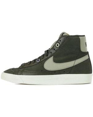 Nike Trainers - Green