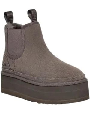 UGG Chelsea Boots - Brown