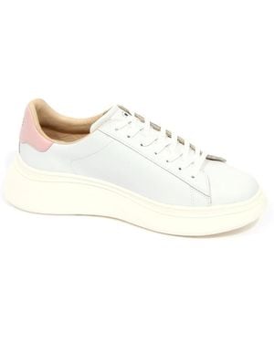 MOA Trainers - White