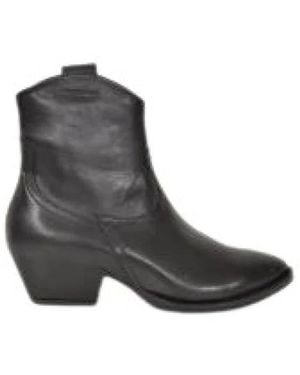Janet & Janet High Boots - Black