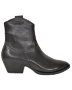 Janet & Janet High Boots - Black