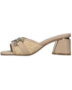 Alma En Pena. Heeled Mules - Neutro