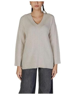 Vila V-Neck Knitwear - Gray