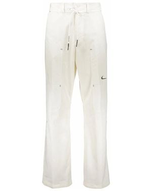 Nike Off- Track Pants Mit Mehreren Taschen - Weiß
