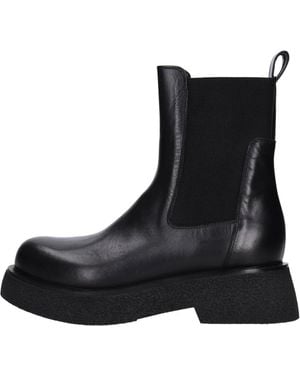 Strategia Chelsea Boots - Black