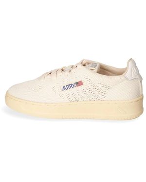 Autry Perforierter elfenbeinfarbener strick low sneaker - Natur