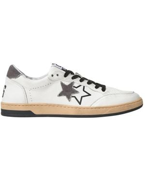 2Star Trainers - White