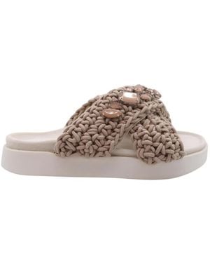Inuikii Sliders - Brown