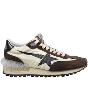 Golden Goose Trainers - White