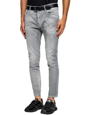 DSquared² Skater Distressed Logo-Tag Denim Jeans - Blauw