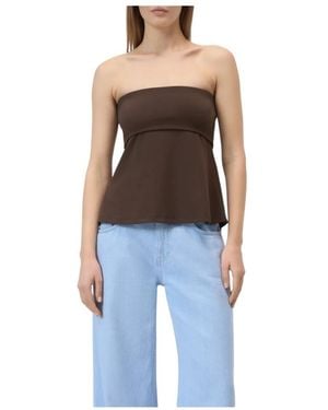 Closed Sleeveless Tops - Black