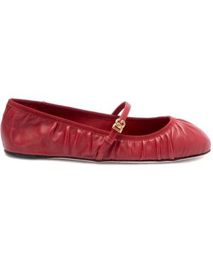 Dolce & Gabbana Rote Flache Schuhe Mit Logoschnalle