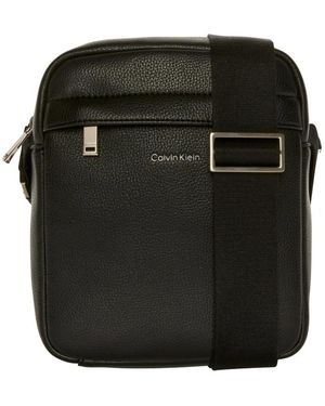 Calvin Klein Messenger Bags - Negro