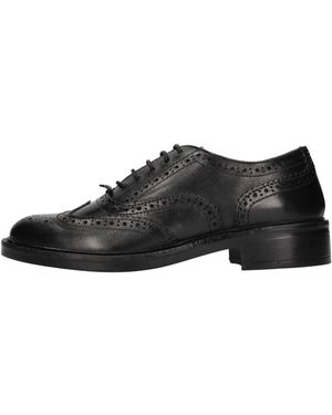 Emanuélle Vee Laced Shoes - Black
