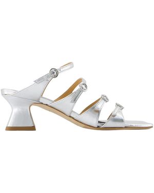 Aeyde Zilveren Leren Gesp Sandalen - Metallic