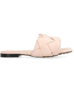 Bottega Veneta Leren Platte Sandalen Met Details - Roze