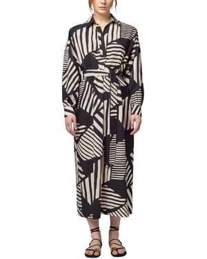 Alpha Studio Midi Dresses - Zwart