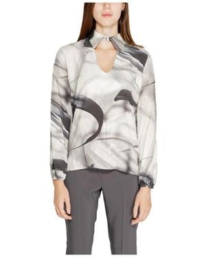 Rinascimento Camicia grigia con stampa astratta e scollo a goccia - Grigio