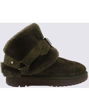 Burberry Sheep Boots - Black