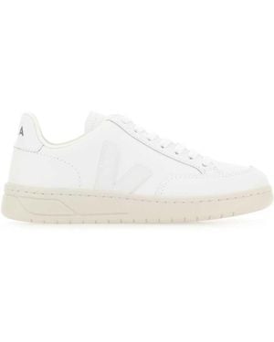 Veja Trainers - White