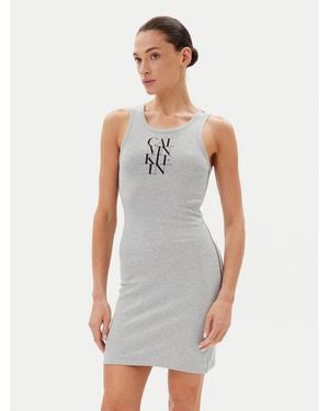 Calvin Klein Kleid Für Den Alltag Lv044C203G Slim Fit - Grau