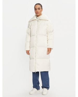 Calvin Klein Daunenjacke K20K207721 Regular Fit - Weiß