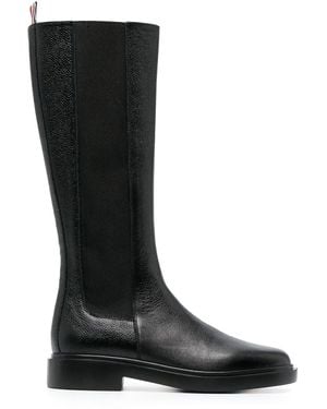 Thom Browne Stivaletti Chelsea alti al ginocchio leggeri in pelle martellata nera 4-Bar con suola in gomma - Nero