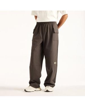 New Balance Street Classics Ripstop Pant - Grijs