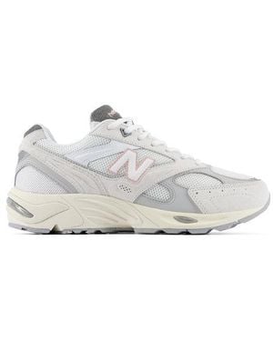 New Balance 880R - White