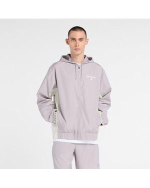 New Balance Hombre Trackside Woven Jacket En, Polywoven, Talla - Morado