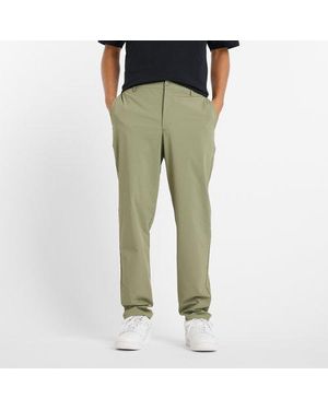 New Balance Athletics Ripstop Standard Tapered Pant 30" - Green