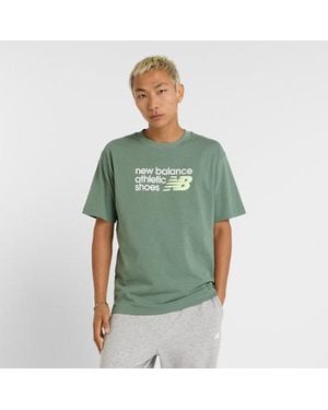 New Balance Uomo Athletics Premium Relaxed Chest Logo T-Shirt, Cotone, Taglia - Verde