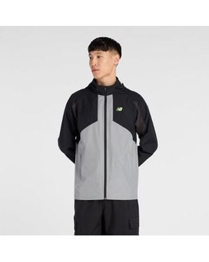 New Balance Hombre Utility Woven Jacket En, Nylon Tejido, Talla - Negro