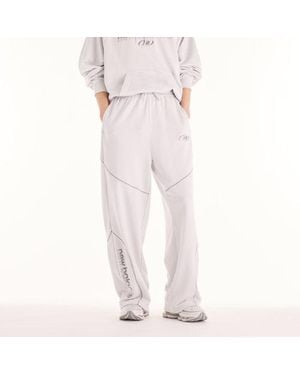 New Balance Trackside French Terry Pant - Roze
