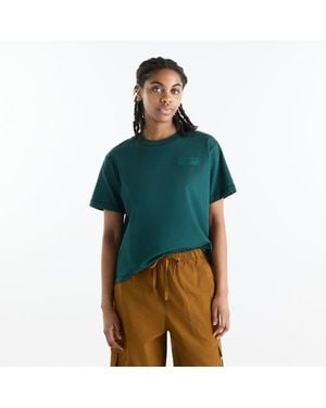 New Balance Athletics Premium Logo Hip Length Relaxed T-Shirt - Green