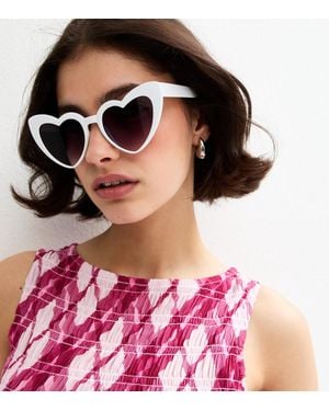 New Look Heart Frame Sunglasses - Pink