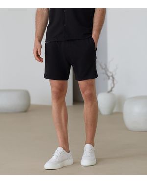 Gym King Signature Waffle Texture Shorts New Look - Black