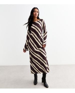 New Look Diagonal Stripe Print Maxi Dress - White