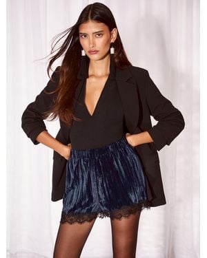 Lipsy Velvet Lace Hem Shorts - Blau
